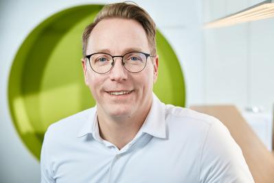 DR. MICHA FELD